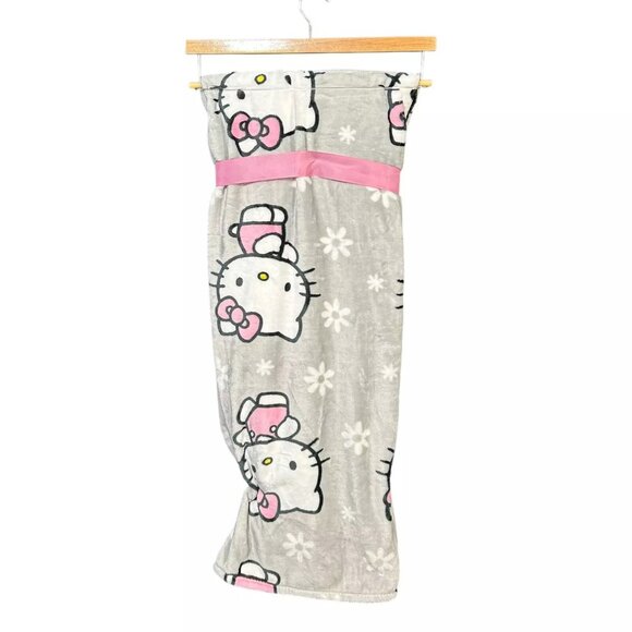 Hello Kitty Flowers And Kittys Throw Gray Multi 60X70in Throw Soft and‎ Plush - Picture 9 of 14